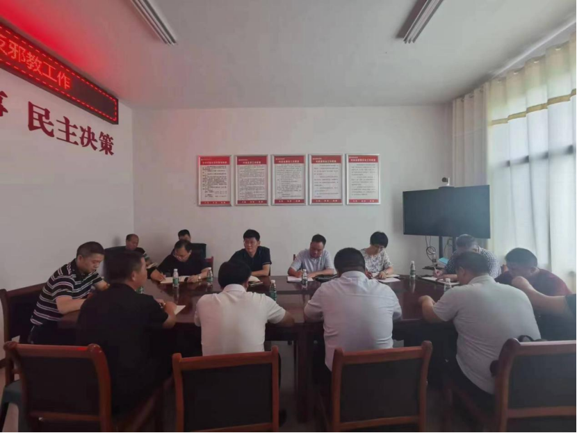 轻车简从走基层 筑牢防线反邪教635.png
